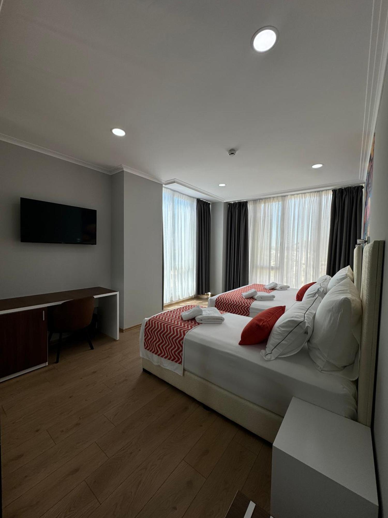 Hotel Britania Wlora Zewnętrze zdjęcie
