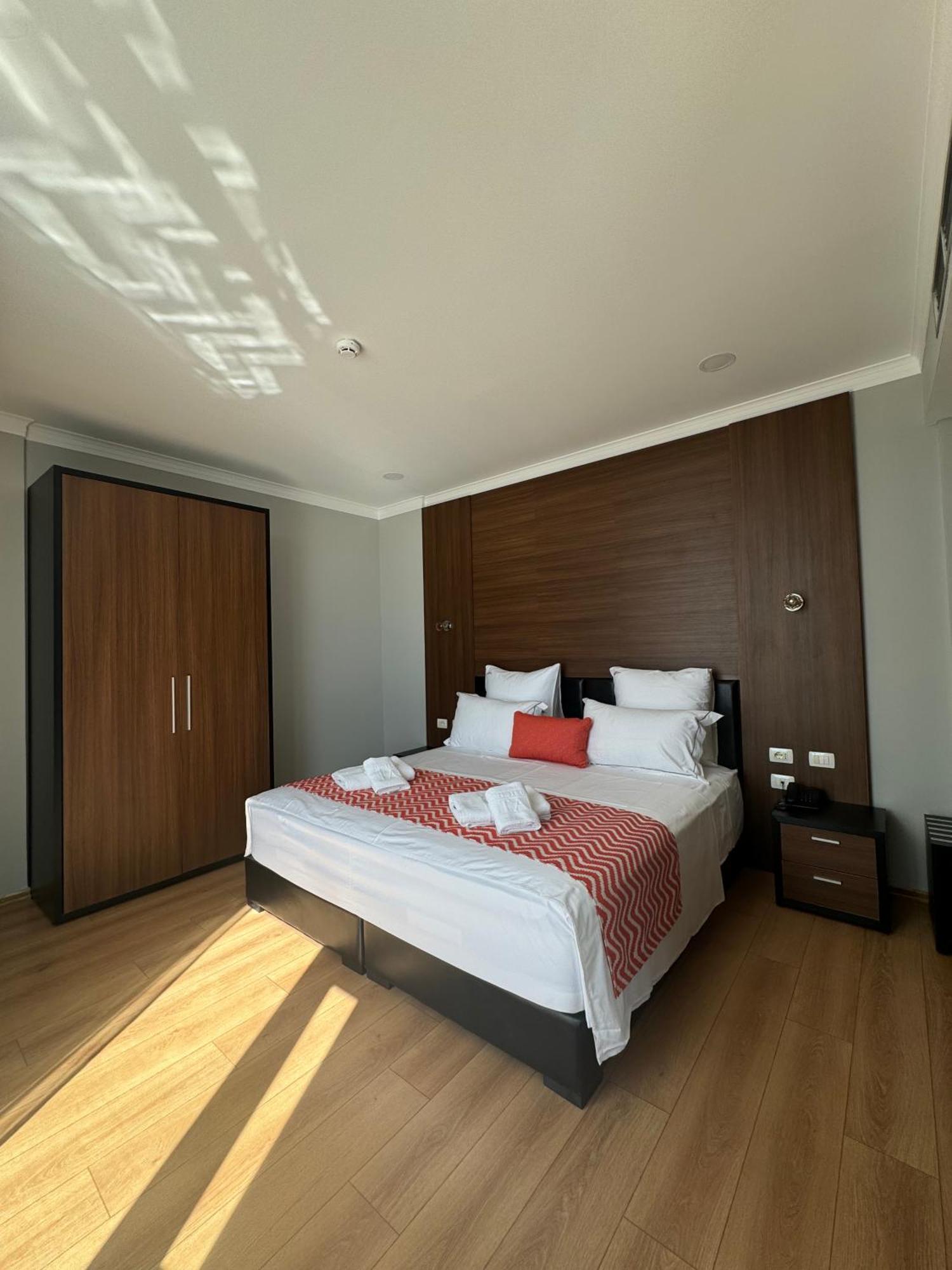 Hotel Britania Wlora Zewnętrze zdjęcie