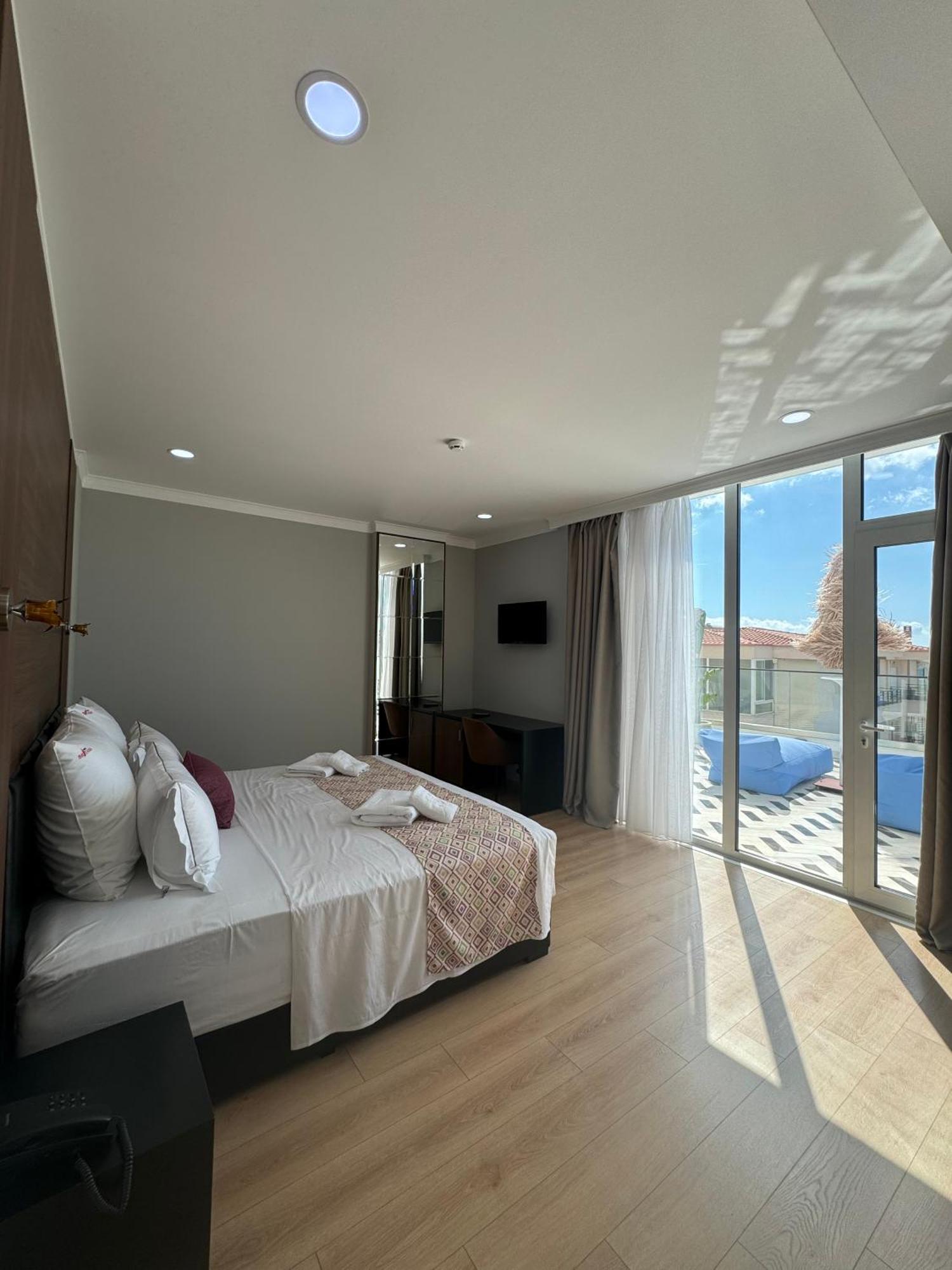 Hotel Britania Wlora Zewnętrze zdjęcie