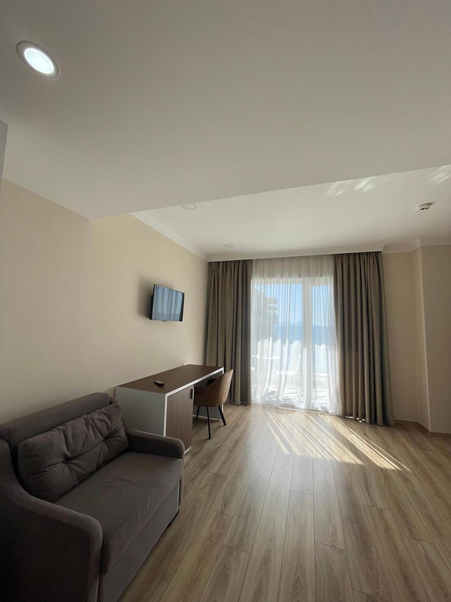 Hotel Britania Wlora Zewnętrze zdjęcie