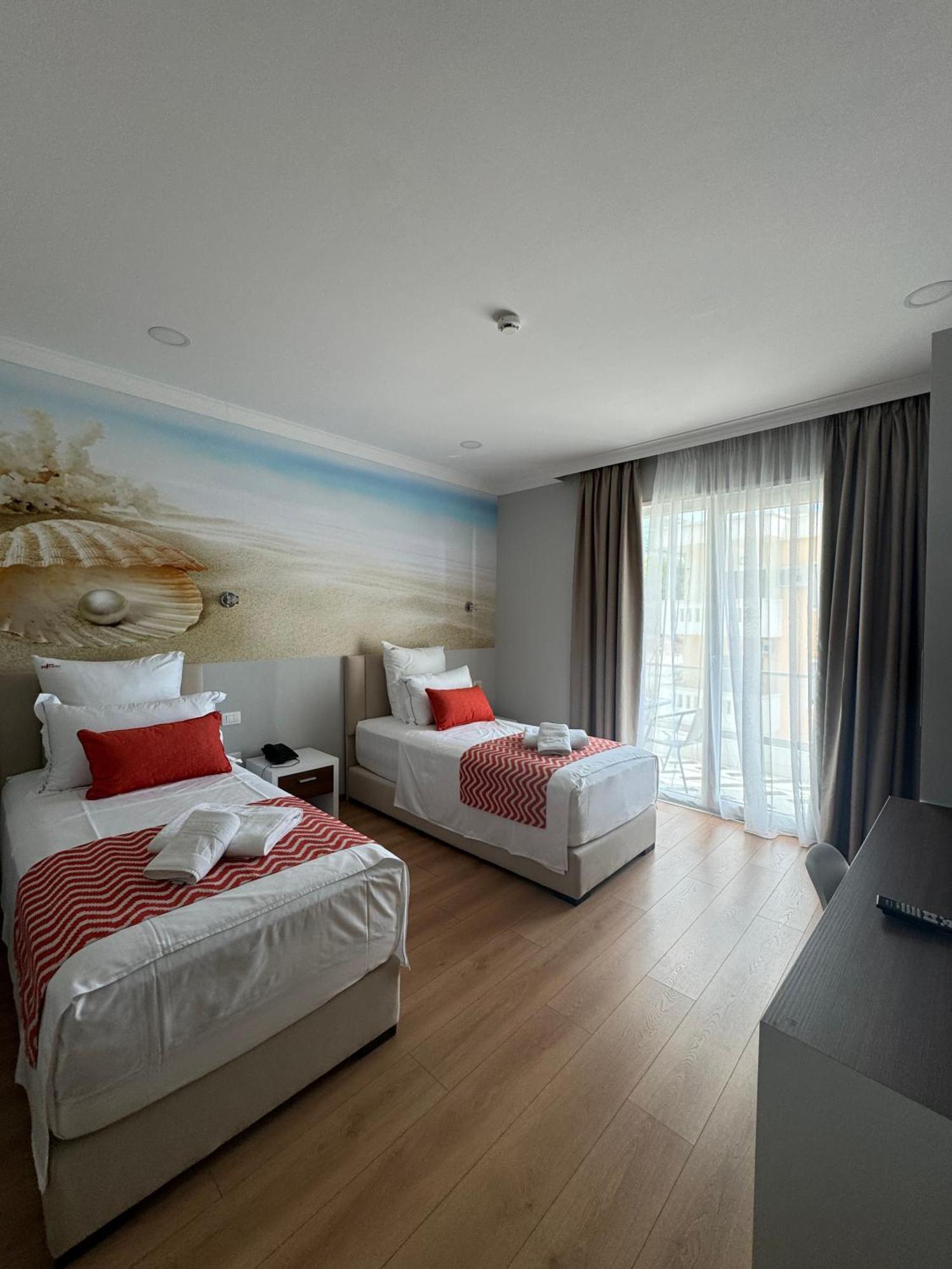 Hotel Britania Wlora Zewnętrze zdjęcie