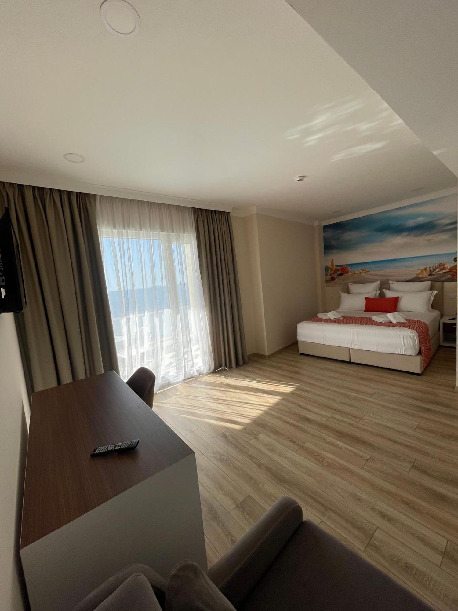 Hotel Britania Wlora Zewnętrze zdjęcie