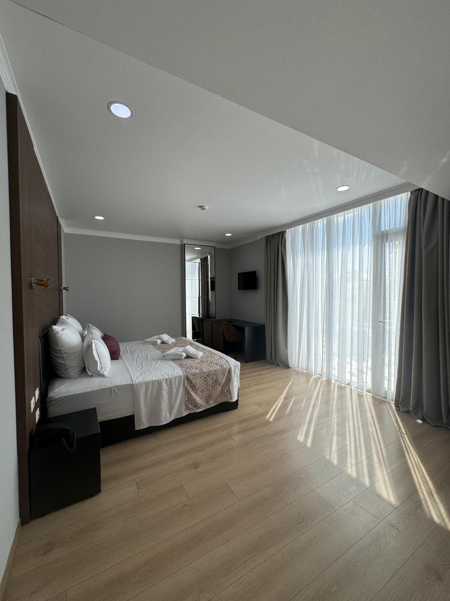Hotel Britania Wlora Zewnętrze zdjęcie