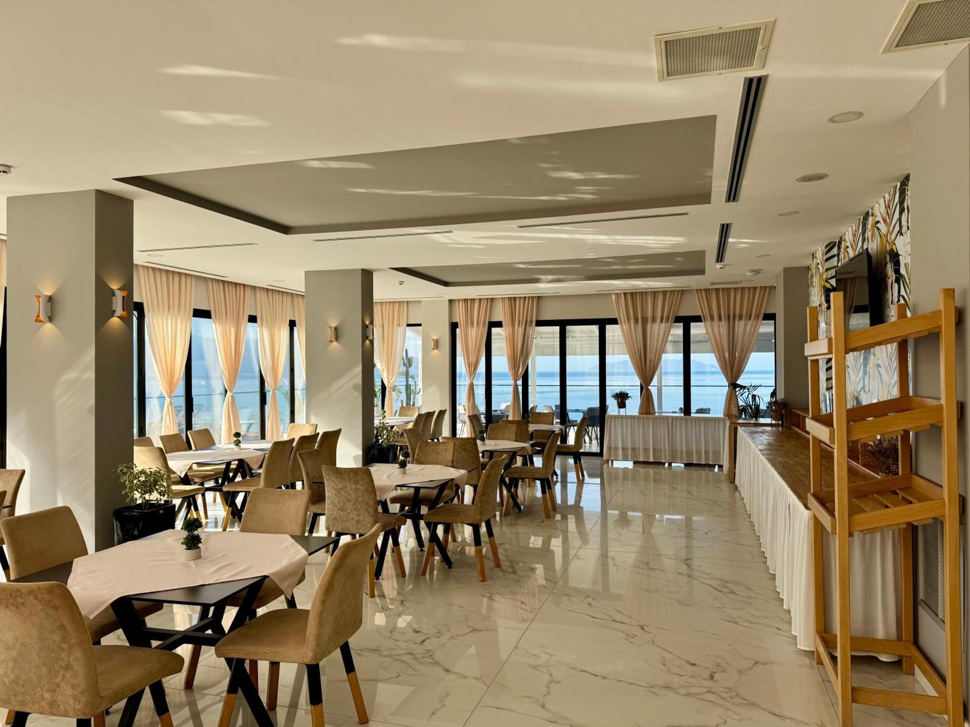 Hotel Britania Wlora Zewnętrze zdjęcie